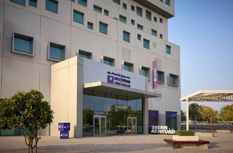جامعة إماراتية تطلق نظاما يسخر الذكاء الاصطناعي للترجمة الفورية إلى لغة الإشارة