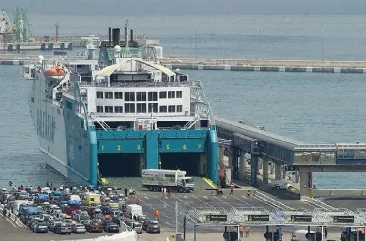 ميناء ألميريا يعزز خطوطه مع المغرب استعدادا للموسم الصيفي