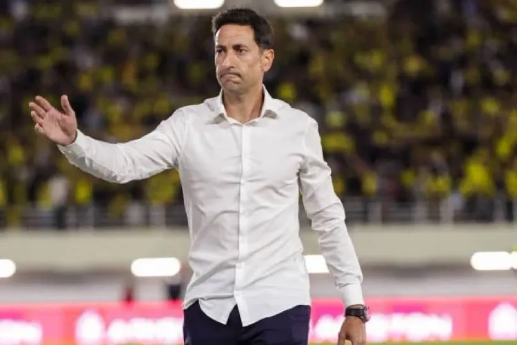 المغرب الفاسي يعلن انتهاء عقد مدربه الإسباني بابلو فرانكو