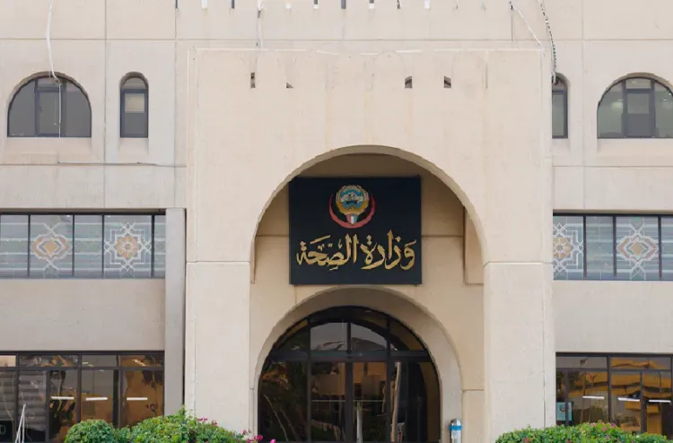 الكويت: وفاة طفلة متأثرة بإصابتها إثر سقوط شظايا على منطقة سكنية