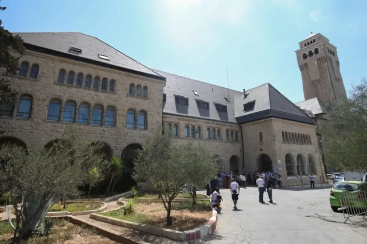 شبكة مستشفيات القدس الشرقية تشيد بدعم  صاحب الجلالة للقضية الفلسطينية