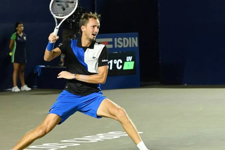 دورة لوس كابوس 2022 : دانييل مدفيديف يحقق اللقب