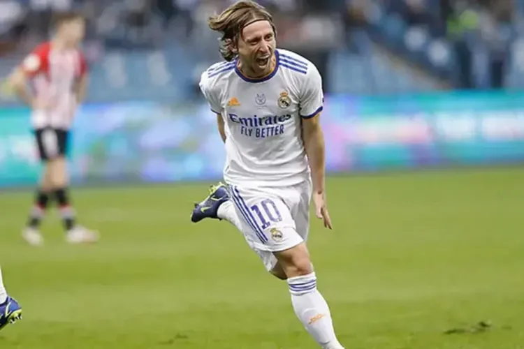 بالعاصمة السعودية الرياض :ريال مدريد يفوز بكأس السوبر الإسباني