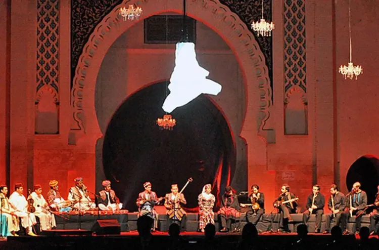 إسدال الستار على مهرجان فاس للثقافة الصوفية بتقديم وصلات متميزة للمديح والسماع لمجموعة "طيبة" والدراويش الدوَّارين من سوريا