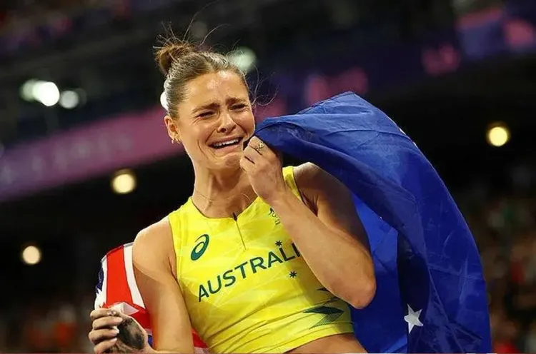 أولمبياد باريس 2024: الأسترالية نينا كينيدي تحرز ذهبية القفز بالزانة