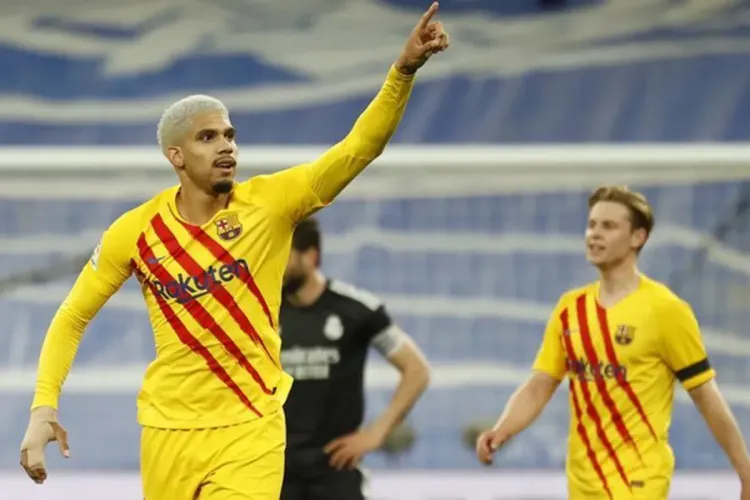 برشلونة يضرب ريال مدريد برباعية نظيفة في البرنابيو