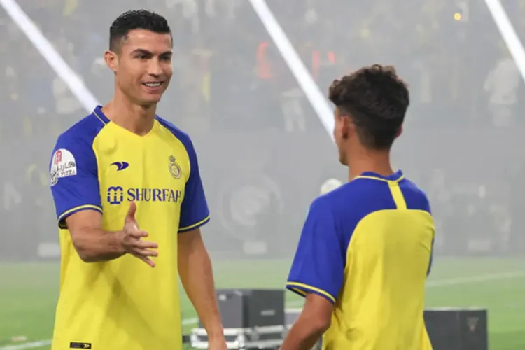 النصر السعودي يتخلص من فينسنت أبو بكر لتسجيل رونالدو