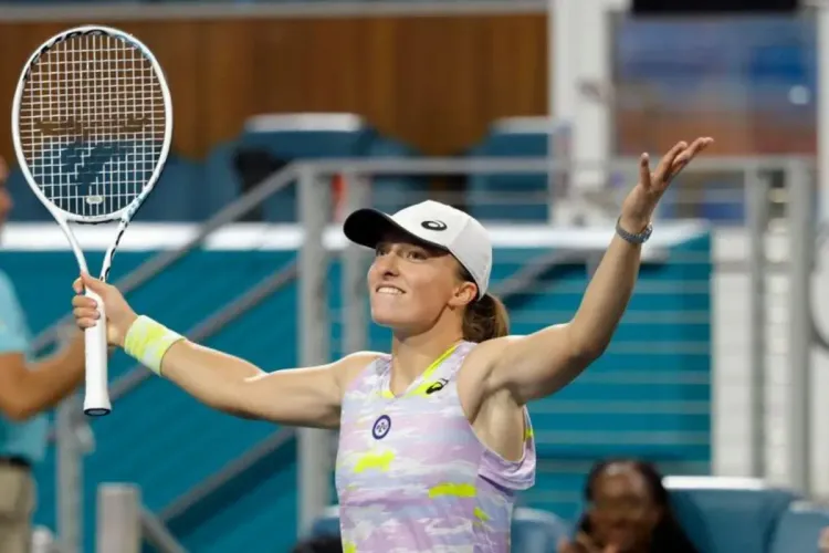 بطولة ميامي لكرة المضرب: البولندية شفيونتيك تفوز على السويسرية غولوبيتش