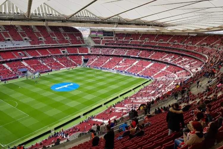 ويفا : إغلاق جزء من ملعب أتلتيكو مدريد ضد مانشستر سيتي