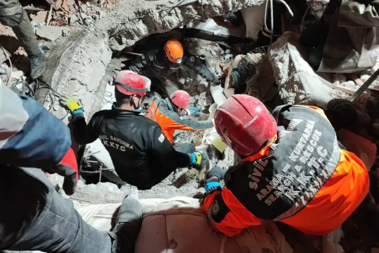 الولايات المتحدة تعلن عن مساعدات إضافية ب 100 مليون دولار لتركيا وسوريا