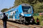 France: un mort dans une collision entre un train régional et un poids lourd dans le Var, trafic ferroviaire suspendu toute la journée