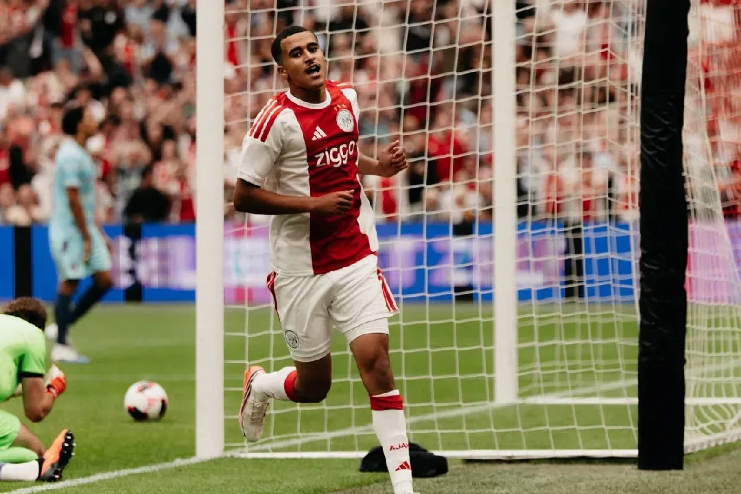 Eredivisie : Abdellah Ouazane inscrit son premier but avec l’équipe première de l’Ajax