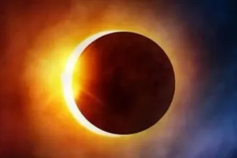 Éclipse du 12 août: un phénomène astronomique spectaculaire observable au Maroc, avec près de 93% du Soleil occulté (Expert)
