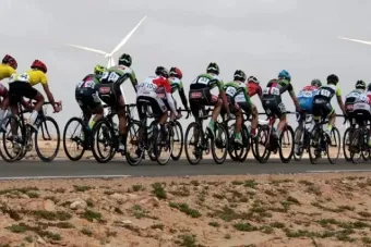 Cyclisme : Anass Aït El Abdia et Fatima-Zahra El Hayani remportent la Coupe du Trône de la course sur route