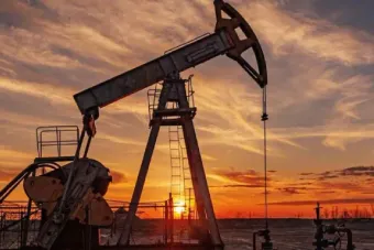 Le cours du pétrole en hausse suite au blocage prolongé du détroit d'Ormuz