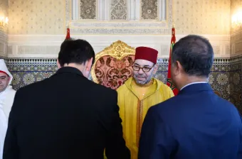Sa Majesté le Roi reçoit à Rabat plusieurs ambassadeurs étrangers