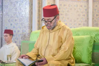 SM le Roi, Amir Al-Mouminine, préside ce lundi au Palais Royal à Rabat une veillée religieuse en commémoration de l'Aid Al-Mawlid Annabaoui Acharif (Ministère de la Maison Royale, du Protocole et de la Chancellerie)