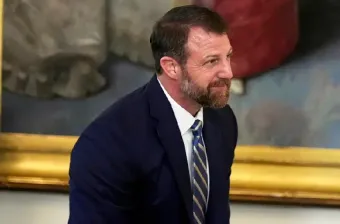 Trump nomme le sénateur Markwayne Mulina à la tête du département de la Sécurité intérieure