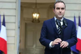 Le gouvernement français annonce une réforme de la communication de l’État et une baisse de ses dépenses
