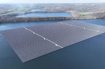 TotalEnergies et Holcim inaugurent la plus grande centrale solaire flottante d’Europe dédiée à l’autoconsommation en Belgique