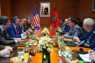 L'Inspecteur Général des FAR reçoit le Sous-Secrétaire Adjoint à la guerre des États-Unis d’Amérique, chargé des Affaires africaines