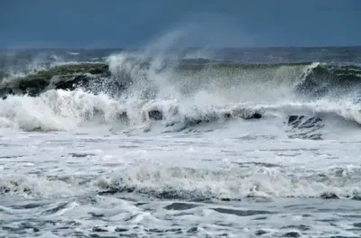 Mer fortement agitée et vagues dangereuses sur l'Atlantique et la Méditerranée à partir de vendredi (Communiqué)
