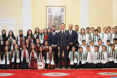 SAR le Prince Héritier Moulay El Hassan reçoit les enfants maqdessis participant à la 15ème édition des colonies de vacances de l'Agence Bayt Mal Al-Qods Acharif