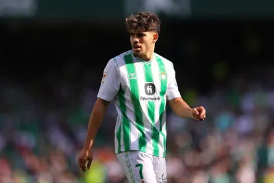 Ezzalzouli et contribue à la victoire de Betis contre Aris Limassol