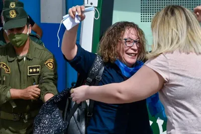 Algérie: l'activiste Amira Bouraoui condamnée à 10 ans de prison