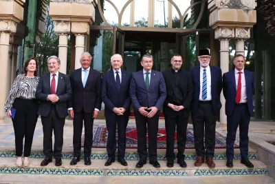 Une délégation marocaine de haut niveau Présidée par M. André Azoulay participe au forum international pour renforcer le rapprochement entre les cultures et les civilisations à Séville