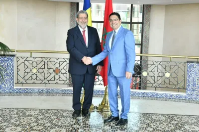 Le PM de Saint-Vincent-et-les-Grenadines salue le leadership international de Sa Majesté le Roi