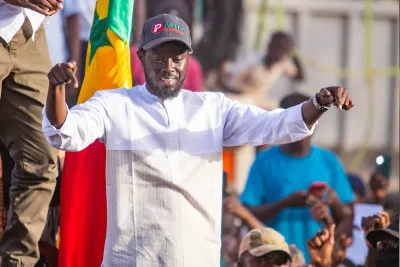 Présidentielle au Sénégal: le candidat de la coalition au pouvoir félicite Bassirou Diomaye Faye "pour sa victoire dès le 1er tour"