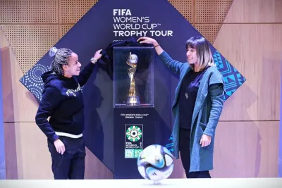 Le trophée de la Coupe du monde féminine de football fait escale à Salé