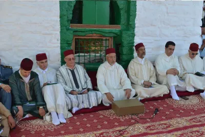 Dons royaux aux Chorfas de la zaouïa Ouazzania et aux Chorfas Alamiyines