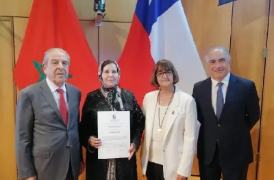 L’Université du Chili décerne sa Médaille rectorale à l’ambassadeur du Maroc Kenza El Ghali