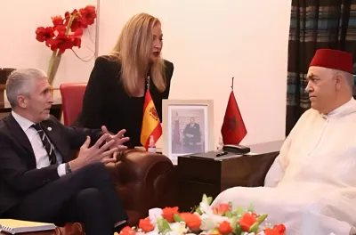 M. Laftit tient une réunion de travail à Madrid avec son homologue espagnol