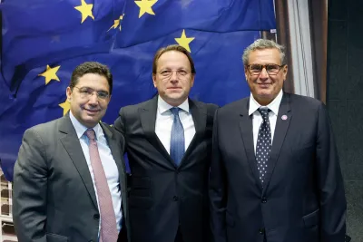 Le partenariat stratégique Maroc-UE au centre d'entretiens entre M. Akhannouch et le Commissaire européen au voisinage
