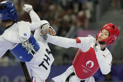 JO de Paris (Taekwondo): La Marocaine Oumaima El Bouchti s'incline en 8ès de finale face à la Thaïlandaise Wongpattanakit Panipak