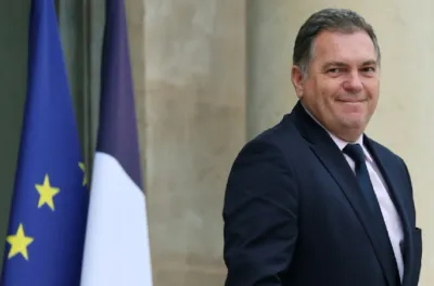 Neige en France: 40% des vols annulés mercredi matin à Paris-CDG, 25% à Paris-Orly (ministre)