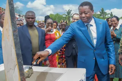 Pose de la première pierre du Centre de services agricoles à Kpalimé, une initiative conjointe du gouvernement togolais et du Groupe OCP
