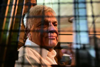 Sri Lanka: L’ex-président Ranil Wickremesinghe hospitalisé d'urgence après une première nuit en prison