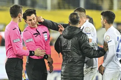 La Fédération turque de football: Report des matches du championnat après l'agression d’un arbitre