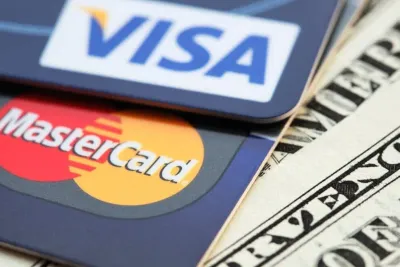 USA: Visa et Mastercard envisagent d'augmenter les frais liés aux cartes de crédit