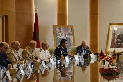En exécution des Hautes Instructions de Sa Majesté le Roi, M. Loudyi reçoit le Conseiller militaire supérieur britannique pour le Moyen-Orient et l’Afrique du Nord