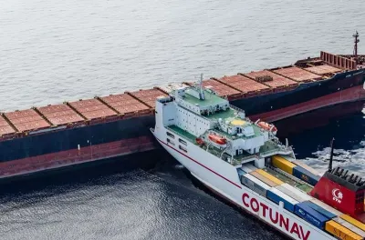 Afrique du Sud : Un navire entre en collision avec un cargo au Cap