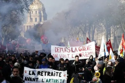 France: 200 manifestants blessés lors des manifestations du 1er Mai (Observatoire)