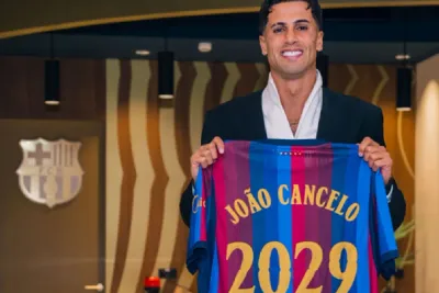 Football: le Portugais Joao Cancelo s'engage avec le Barça pour trois saisons