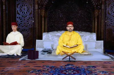 SM le Roi, Amir Al-Mouminine, préside une veillée religieuse en commémoration du 25è anniversaire de la disparition de Feu SM le Roi Hassan II