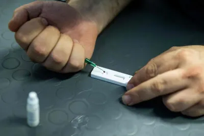 COVID 19: l'OMS et les Etats-Unis surveillent minutieusement un nouveau variant du virus