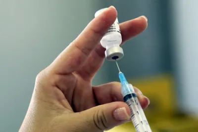 Un vaccin "personnalisé" contre le cancer de la peau testé au Royaume-Uni